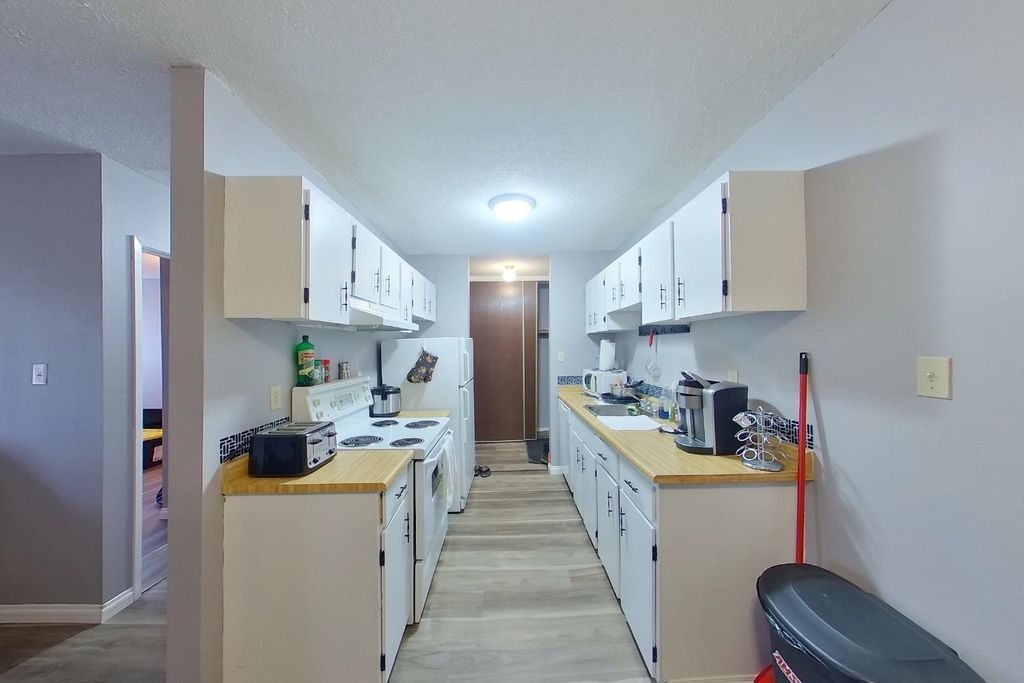 Photo of 5611 9 Avenue #308B, Edson, AB T7E 1R5 (MLS # A2088192)