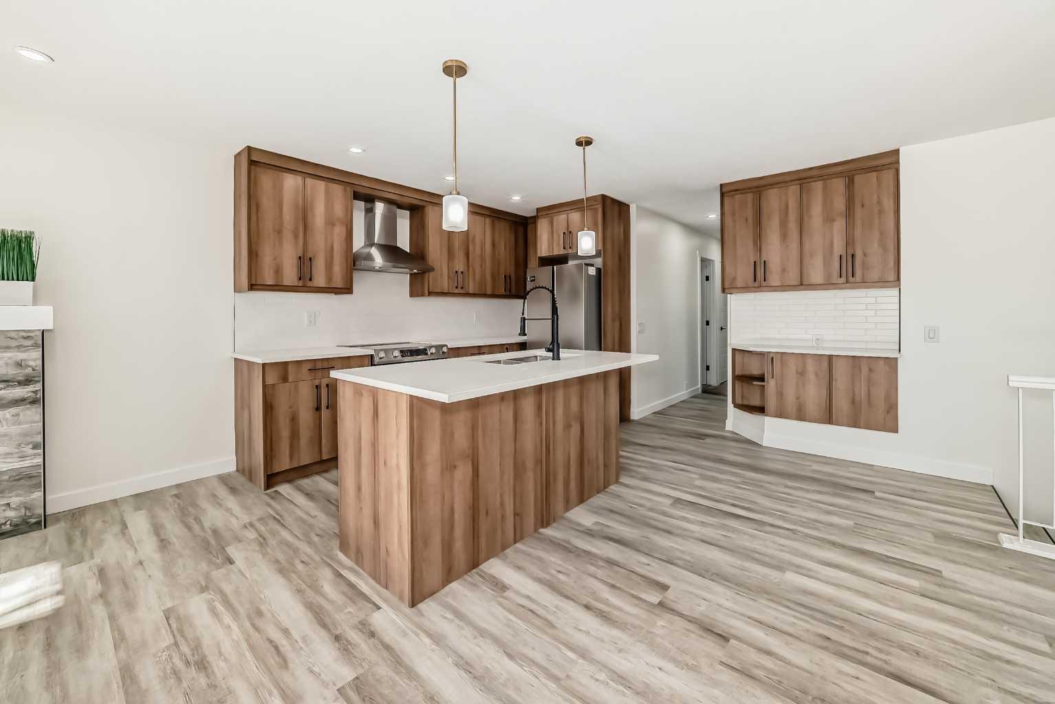 946 Berkley Drive NW