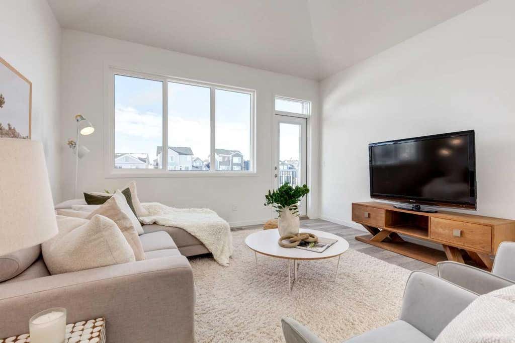 Photo of 406 Montrose Green SE, High River, AB T1V 0G1 (MLS # A2336967)