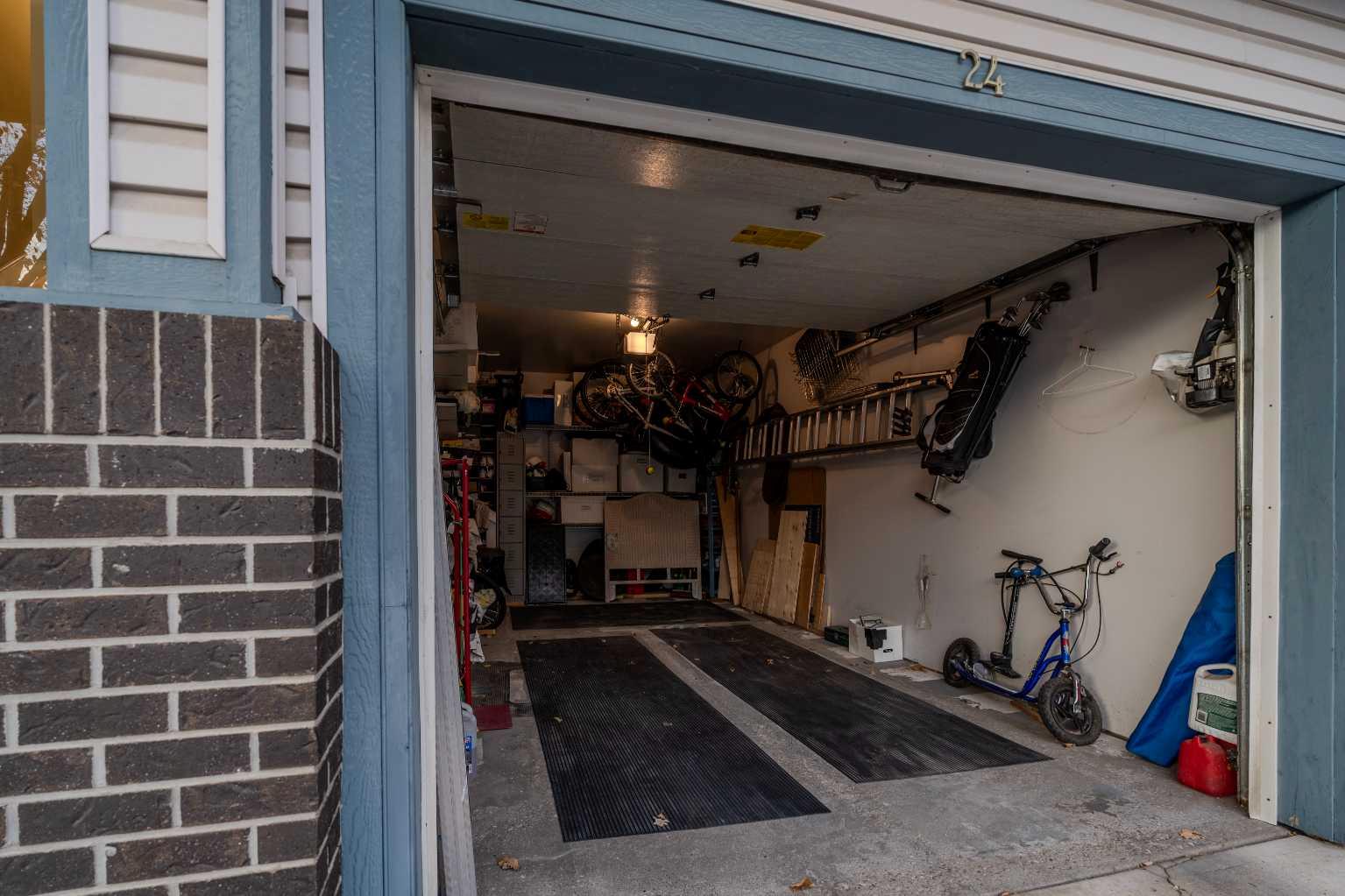 24 Hidden Creek Rise NW