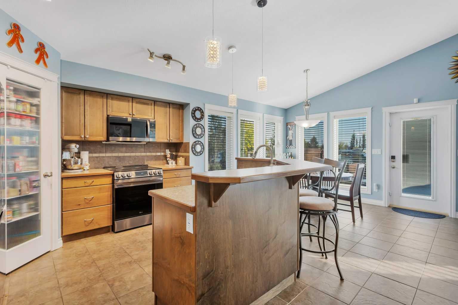 5 Heritage Drive