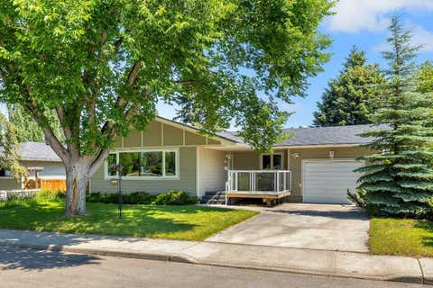 Photo of 3324 Morley Crescent NW, Calgary, AB T2M 4K9 (MLS # A2329119)