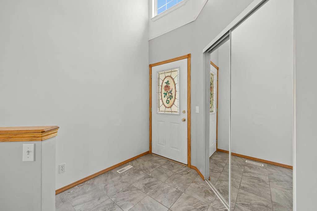 Photo of 117 Hidden Spring Circle NW, Calgary, AB T3A 5H4 (MLS # A2334324)