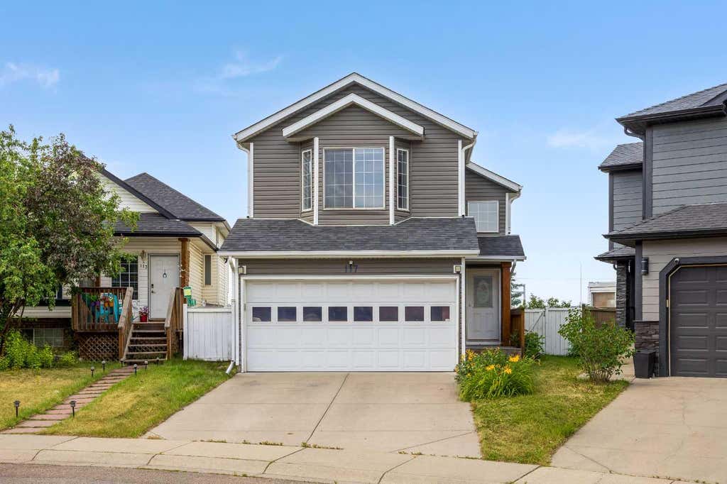 Photo of 117 Hidden Spring Circle NW, Calgary, AB T3A 5H4 (MLS # A2334324)