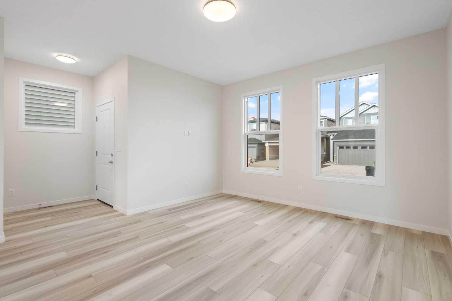 680 Buffaloberry Manor SE