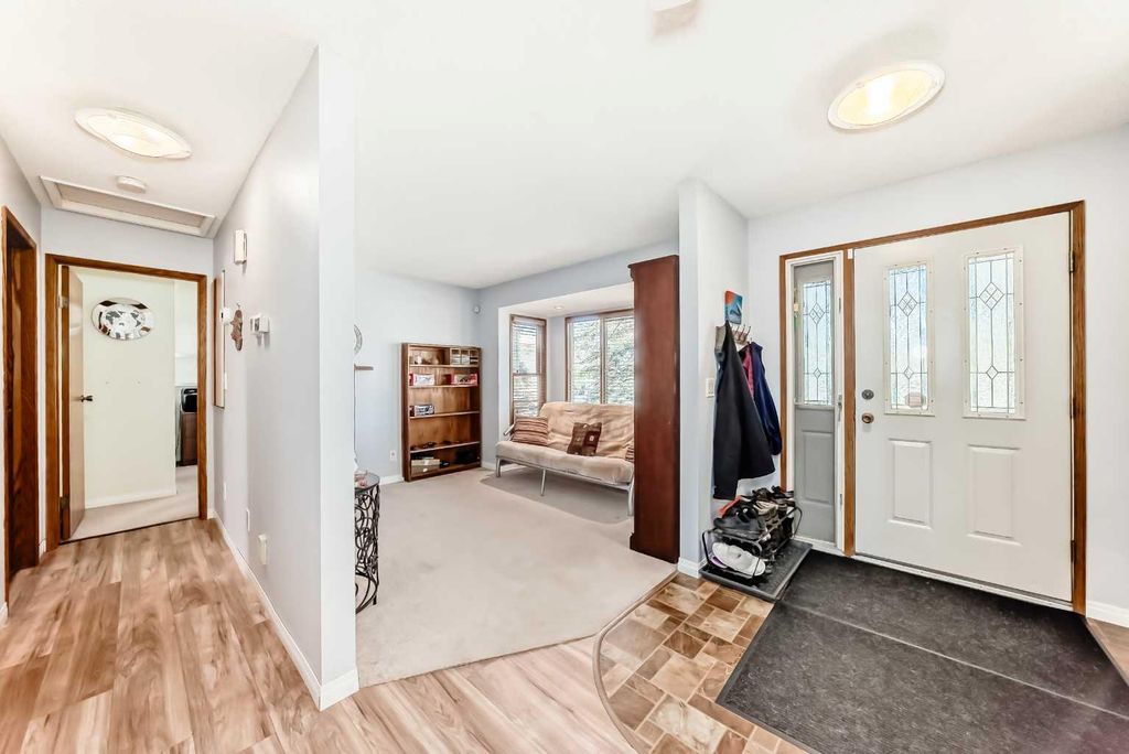 Photo of 316 Glamorgan Place SW, Calgary, AB T3E 6M2 (MLS # A2311069)