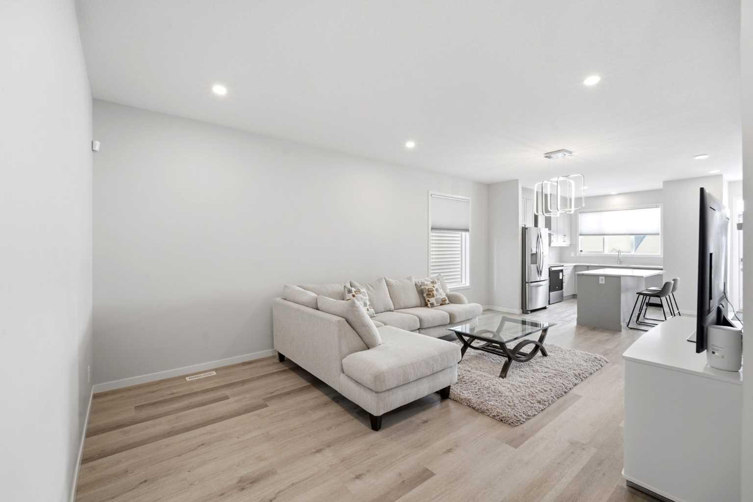 34 Aquila Way NW