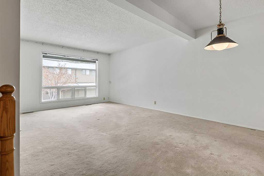 5019 46 Avenue SW 32