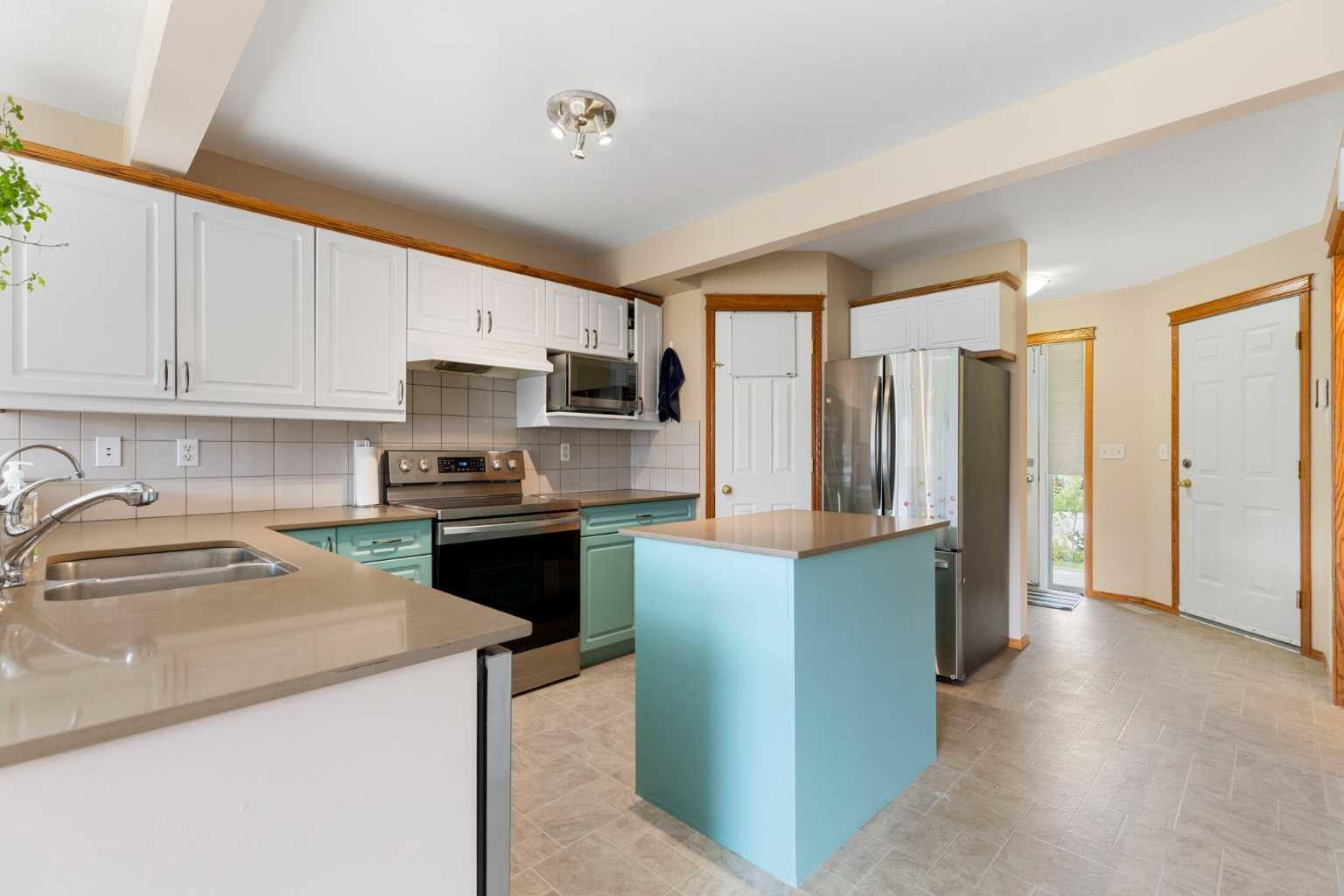25 Hillview Road