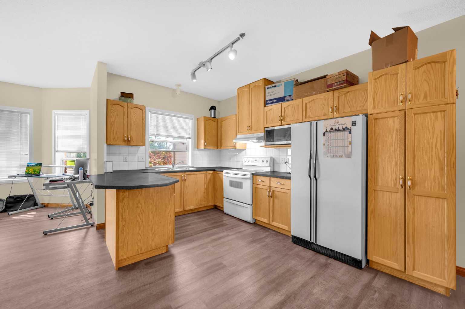1920 14 Avenue NE 210