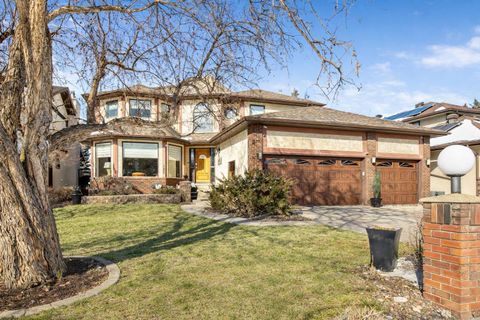 Photo of 135 Canter Place SW, Calgary, AB T2W 5M9 (MLS # A2292964)