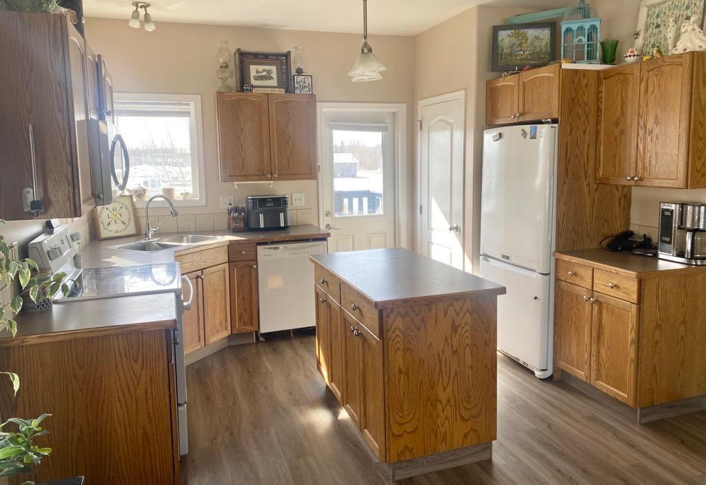 4513 44 Avenue Close