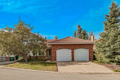 119 Hawkview Manor Place NW Calgary AB T3G 2Z4