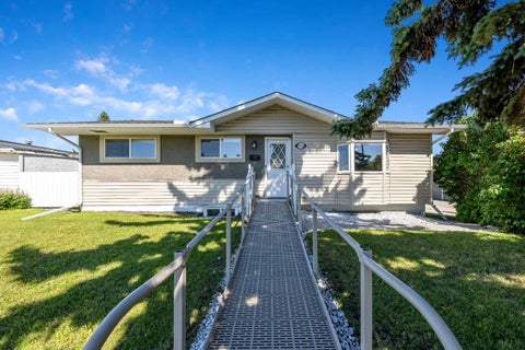 Photo of 629 Agate Crescent SE, Calgary, AB T2J 0Z4 (MLS # A2327161)