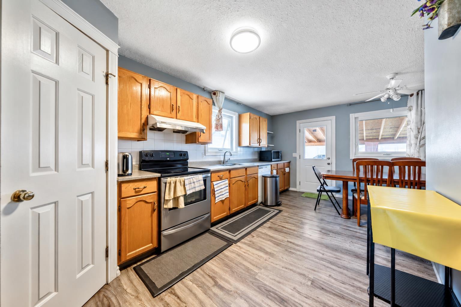 318 Applewood Drive SE