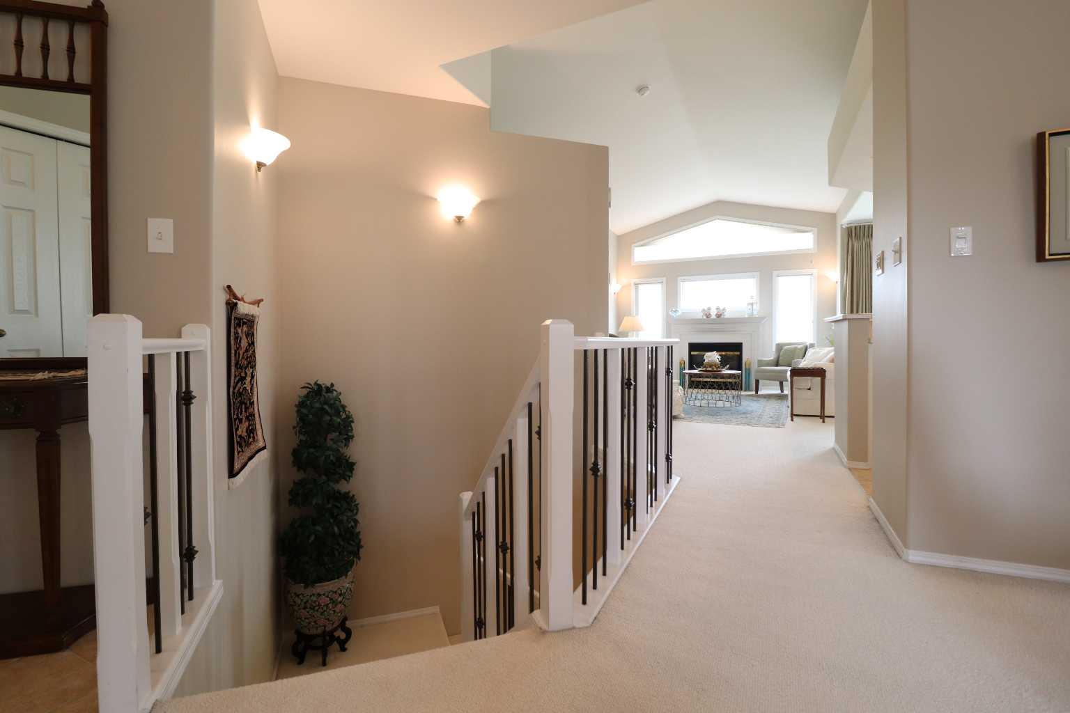 110 Fairmont Boulevard S 19
