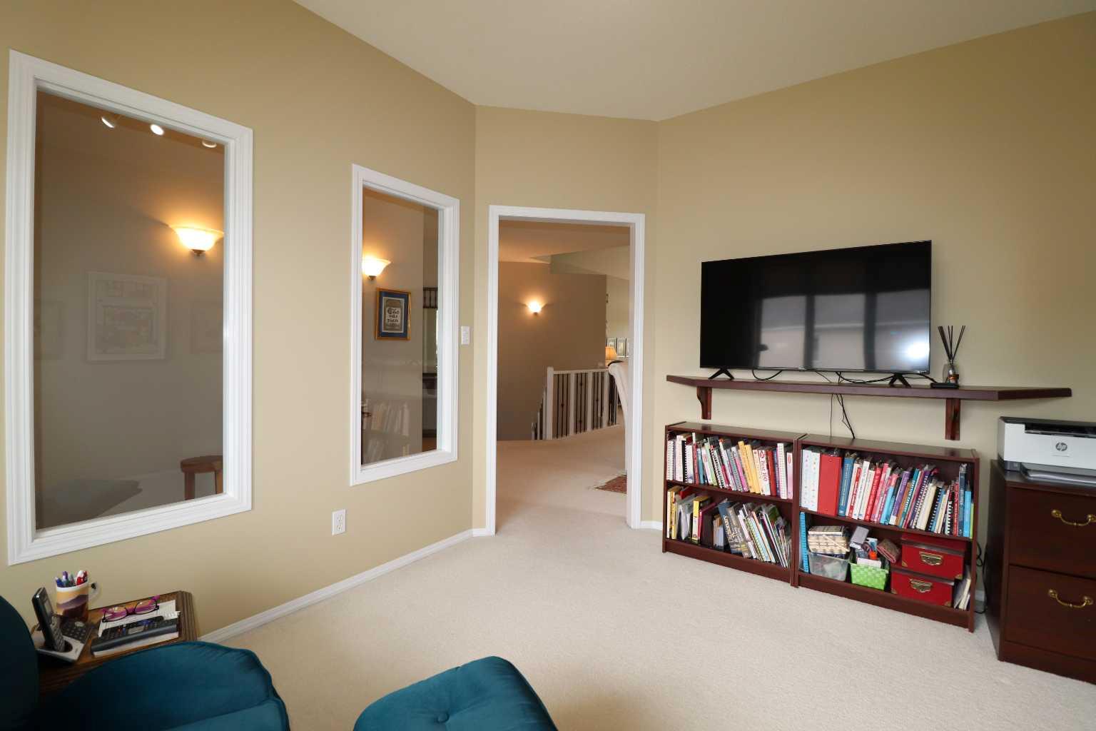 110 Fairmont Boulevard S 19