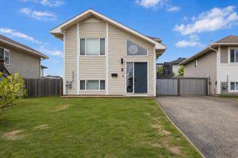 Photo of 100 Paish Place #5, Fort McMurray, AB T9K 2W4 (MLS # A2331004)