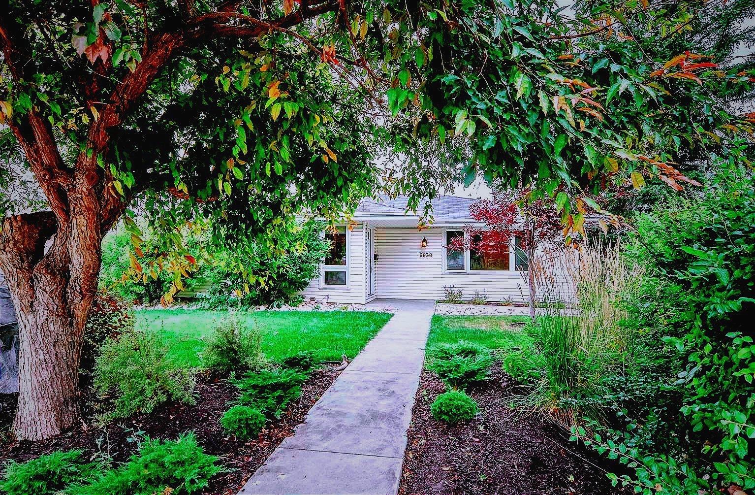5839 Dalkeith Hill