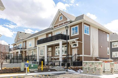 306 Cranbrook Walk SE Calgary AB T3M 2V5