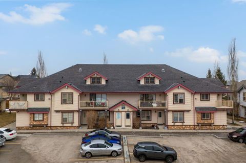 27 Everridge Square SW 205 Calgary AB T2Y 5J7