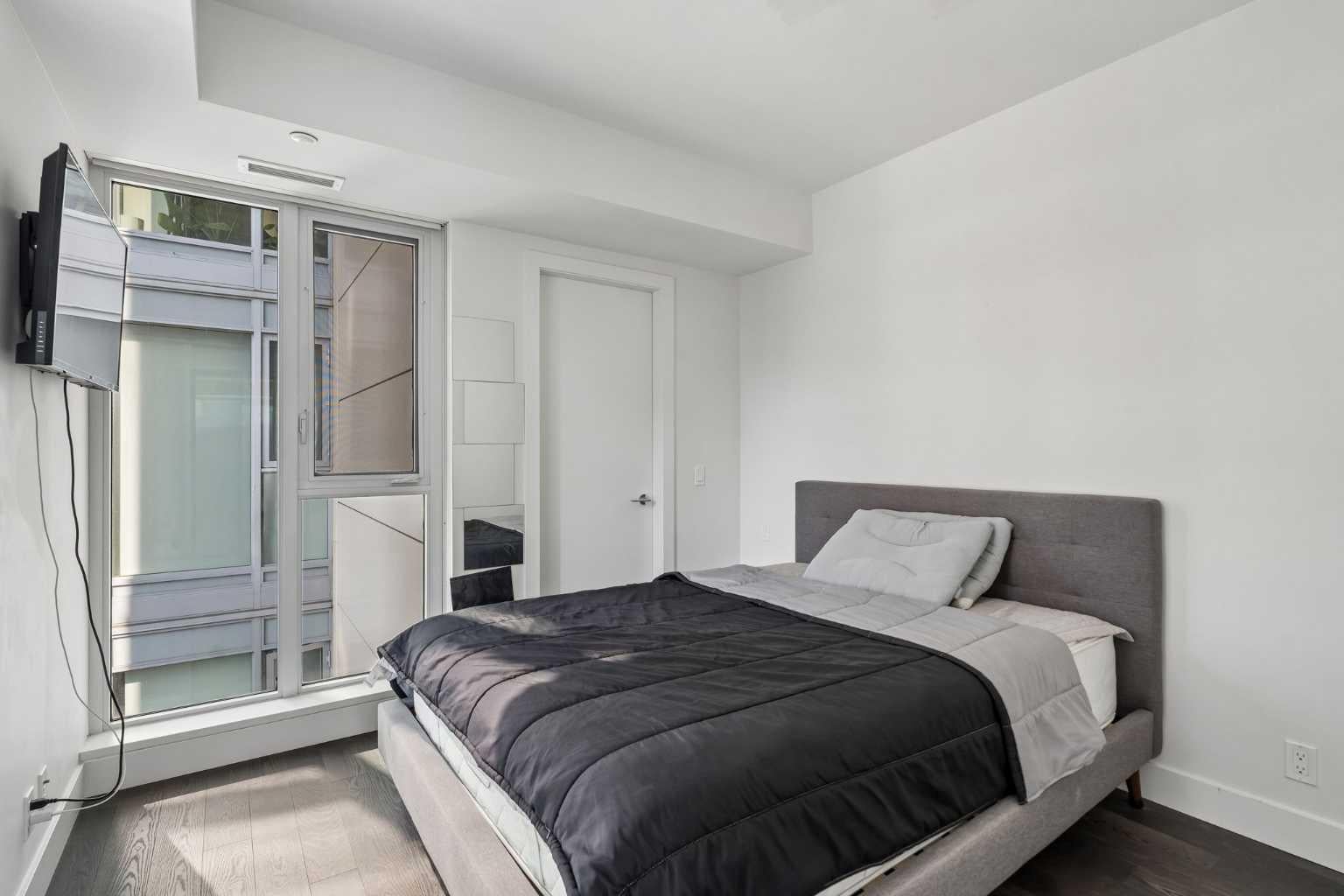 1025 5 Avenue SW 907