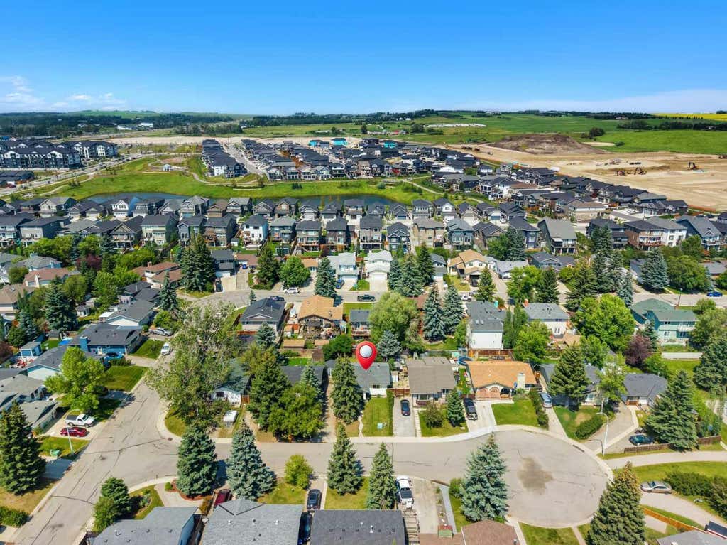 Photo of 125 Carr Place, Okotoks, AB T1S 1E2 (MLS # A2334771)