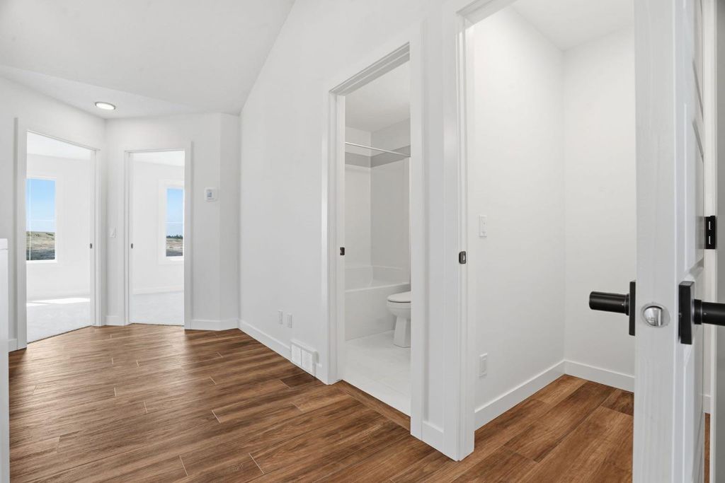 Photo of 499 Lawthorn Way SE, Airdrie, AB T4A 3N9 (MLS # A2312376)