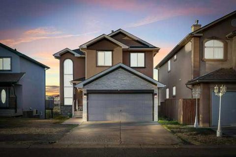 308 Taracove Estate Drive NE Calgary AB T3J 5A1