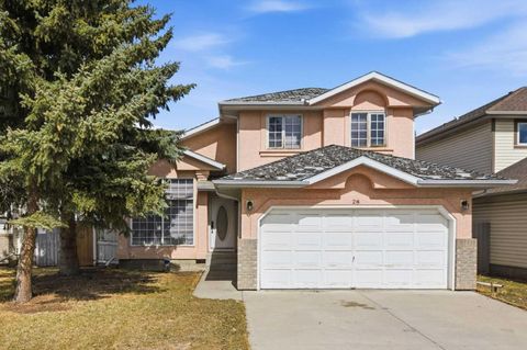 Photo of 28 Sunlake Circle SE, Calgary, AB T2X 3J2 (MLS # A2300834)