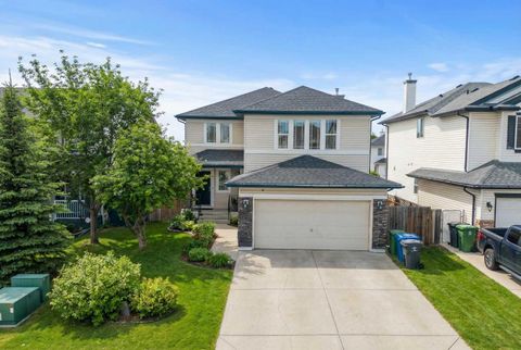 Photo of 332 Oakmere Way, Chestermere, AB T1X 1N3 (MLS # A2300674)