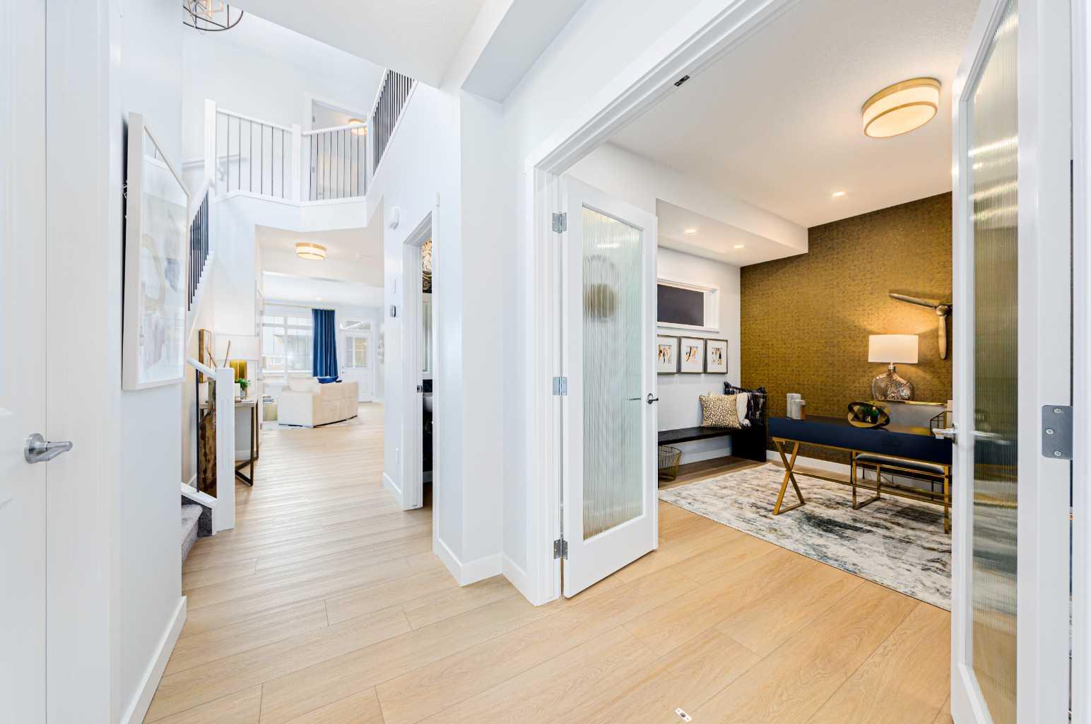 727 Buffaloberry Manor SE