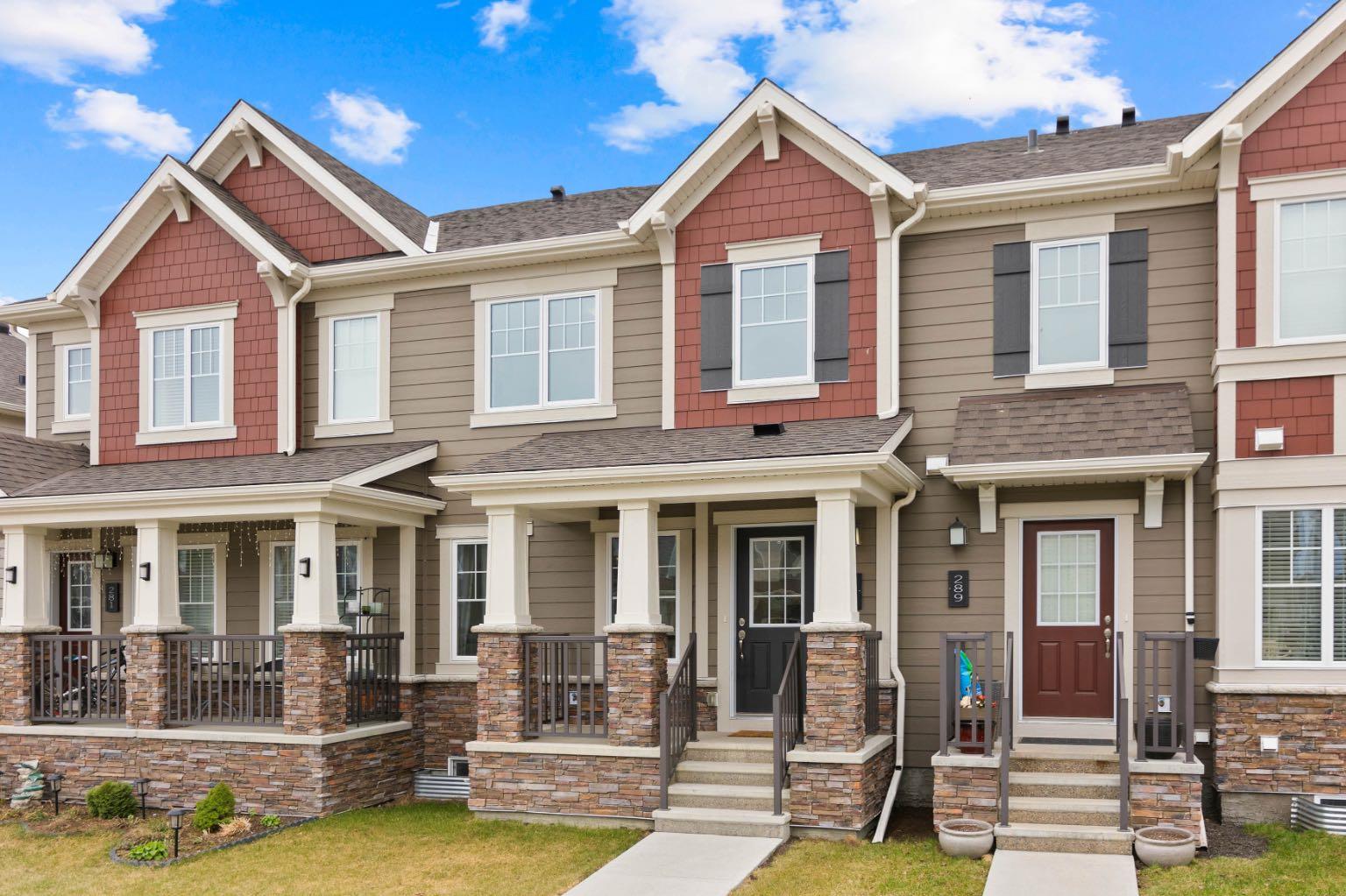 285 Yorkville Manor SW