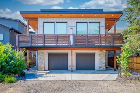 1405 1st Avenue 3 Canmore AB T1W 1M5