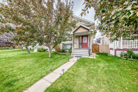 Photo of 117 Bridleglen Manor SW, Calgary, AB T2Y 3Y1 (MLS # A2344977)