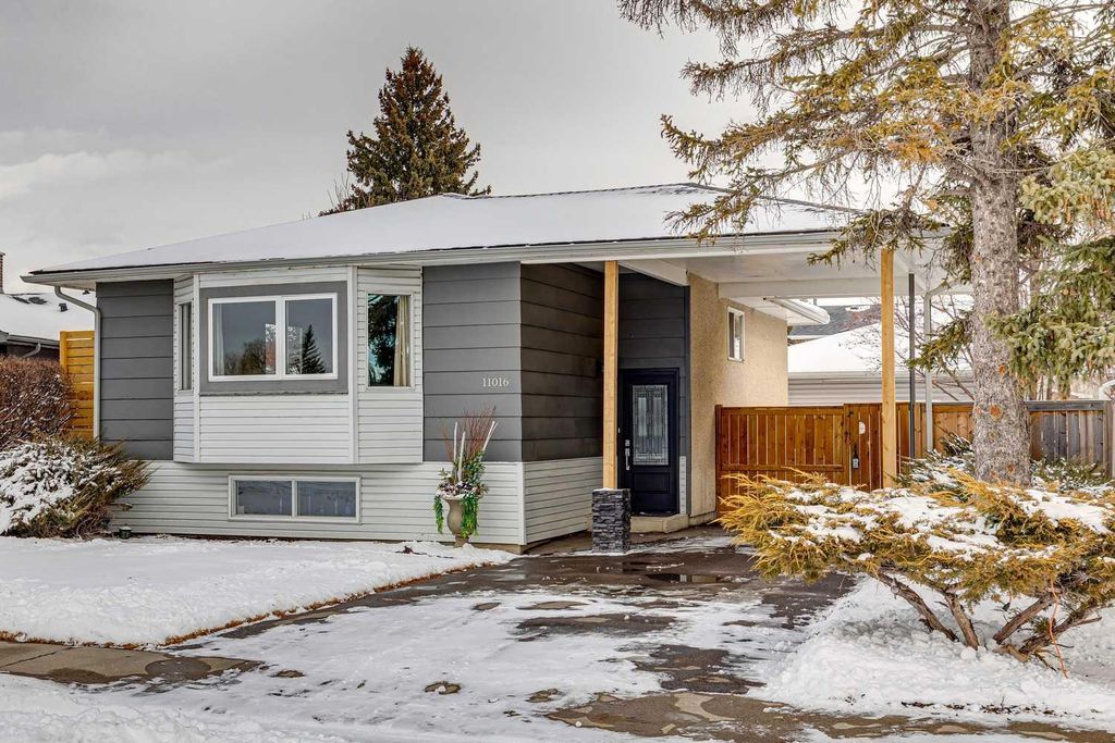 Photo of 11016 Braton Place SW, Calgary, AB T2W 1B3 (MLS # A2292154)