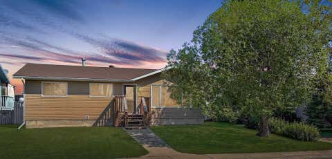 Photo of 204 10 Avenue NE, Sundre, AB T0M 1X0 (MLS # A2338115)