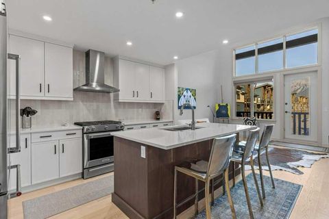 1315 Spring Creek Gate 306 Canmore AB T1W 0N5