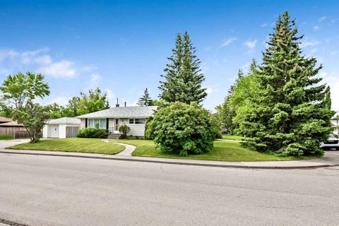 Photo of 3807 25 Avenue SW, Calgary, AB T3E 0L3 (MLS # A2346884)