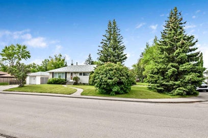 3807 25 Avenue SW Calgary AB T3E 0L3