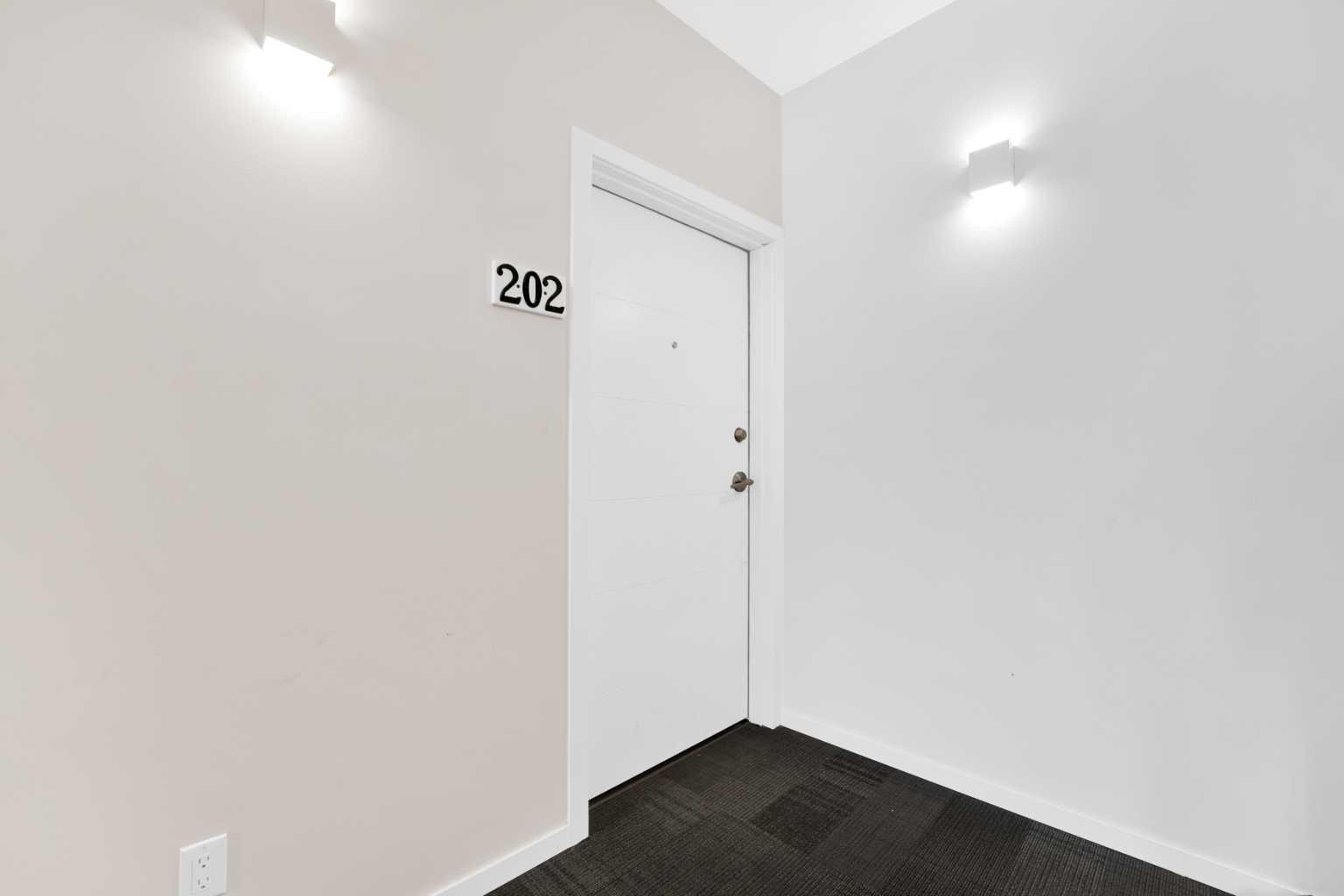 135 Redstone Walk NE 202