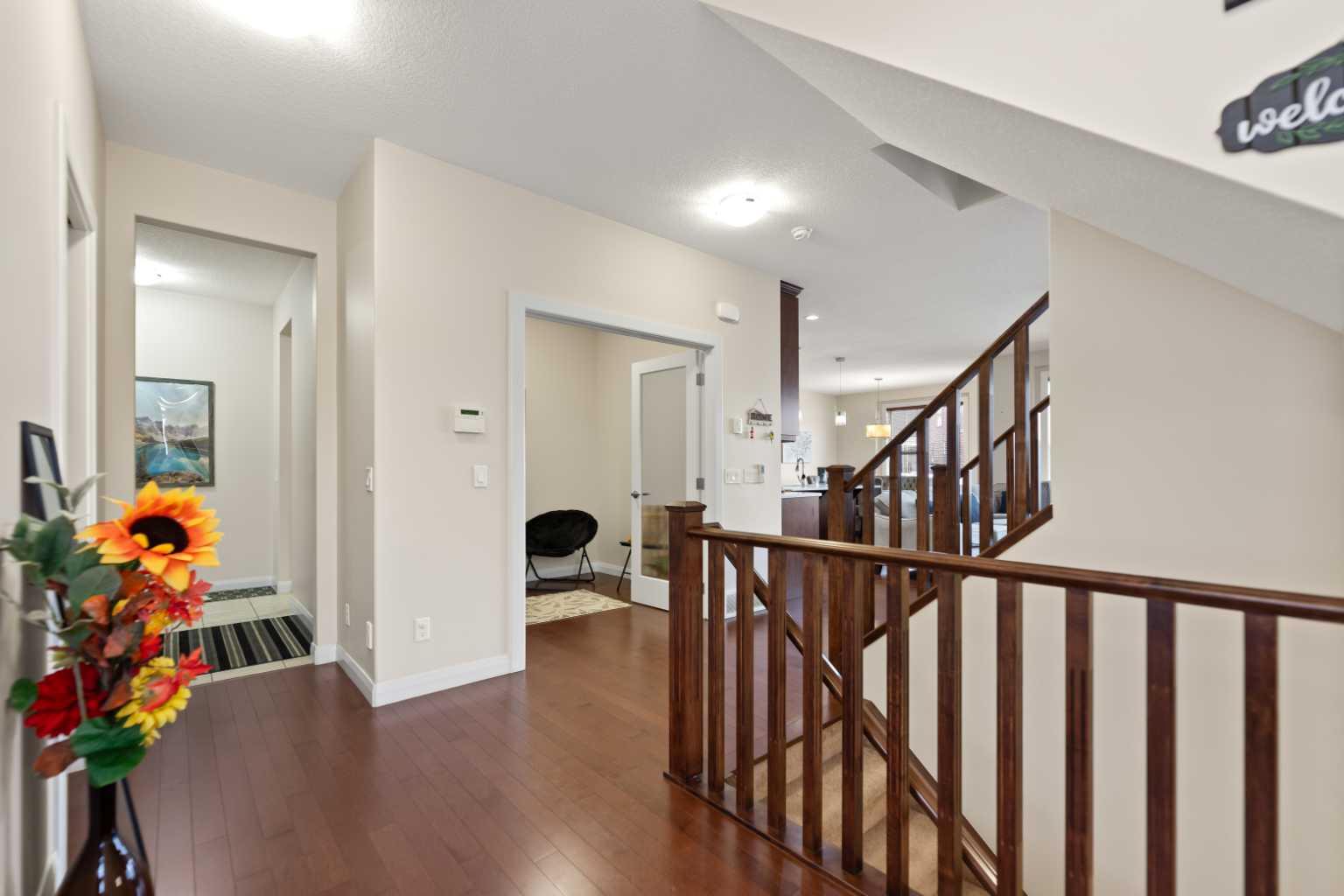 194 Redstone Park NE