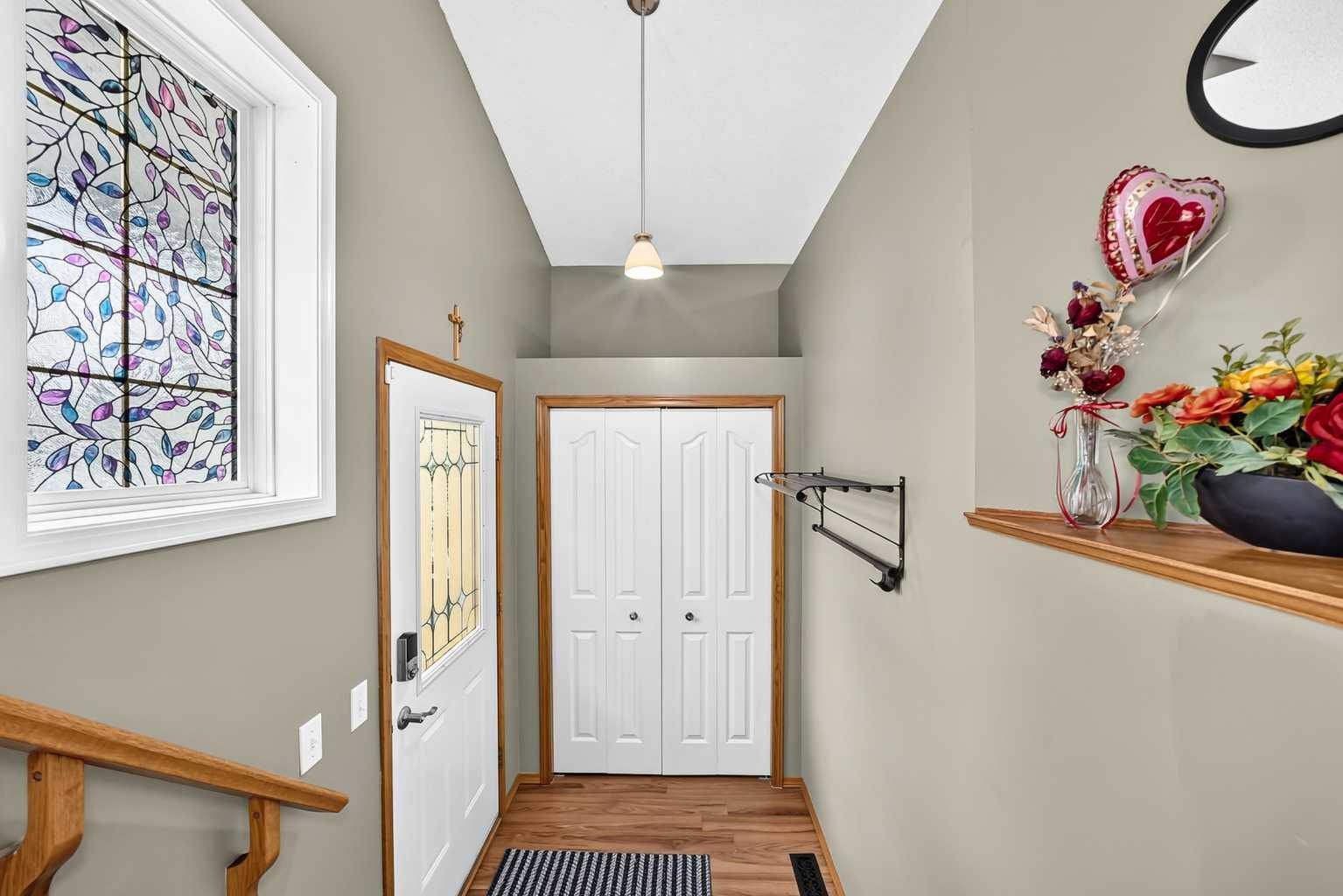 27 Erin Meadow Crescent SE