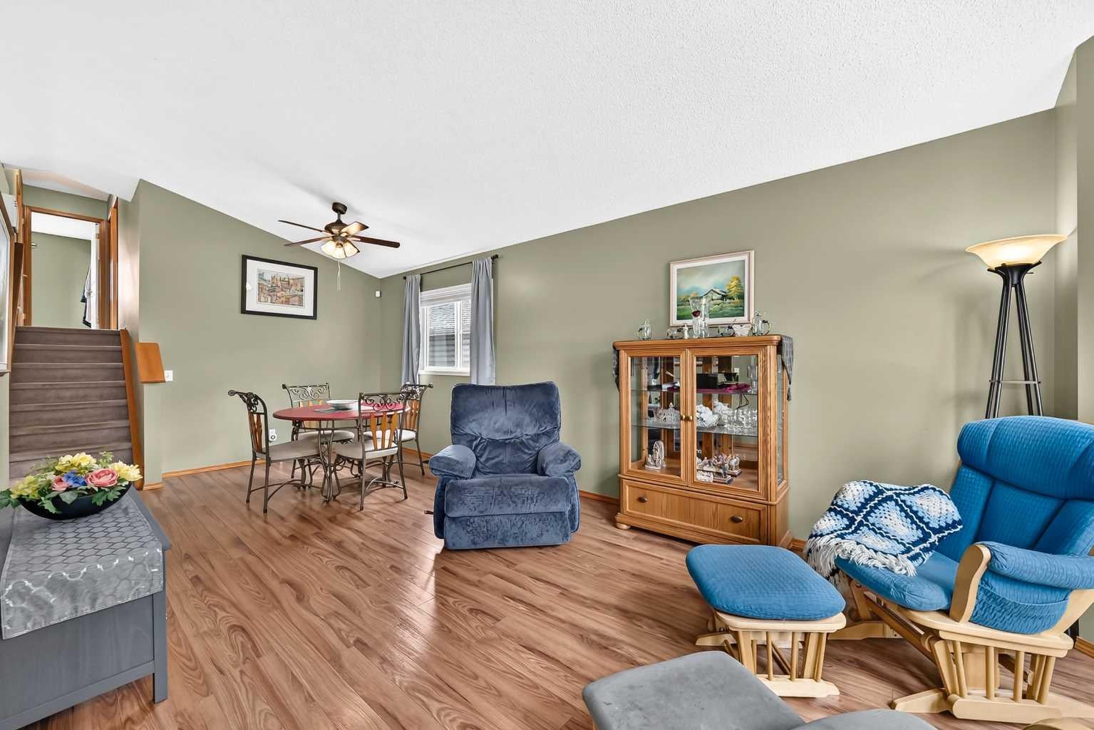 27 Erin Meadow Crescent SE