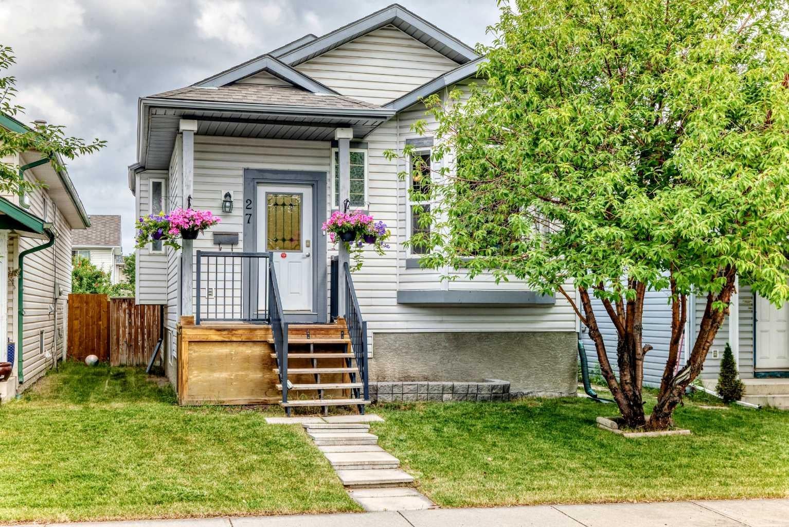 27 Erin Meadow Crescent SE