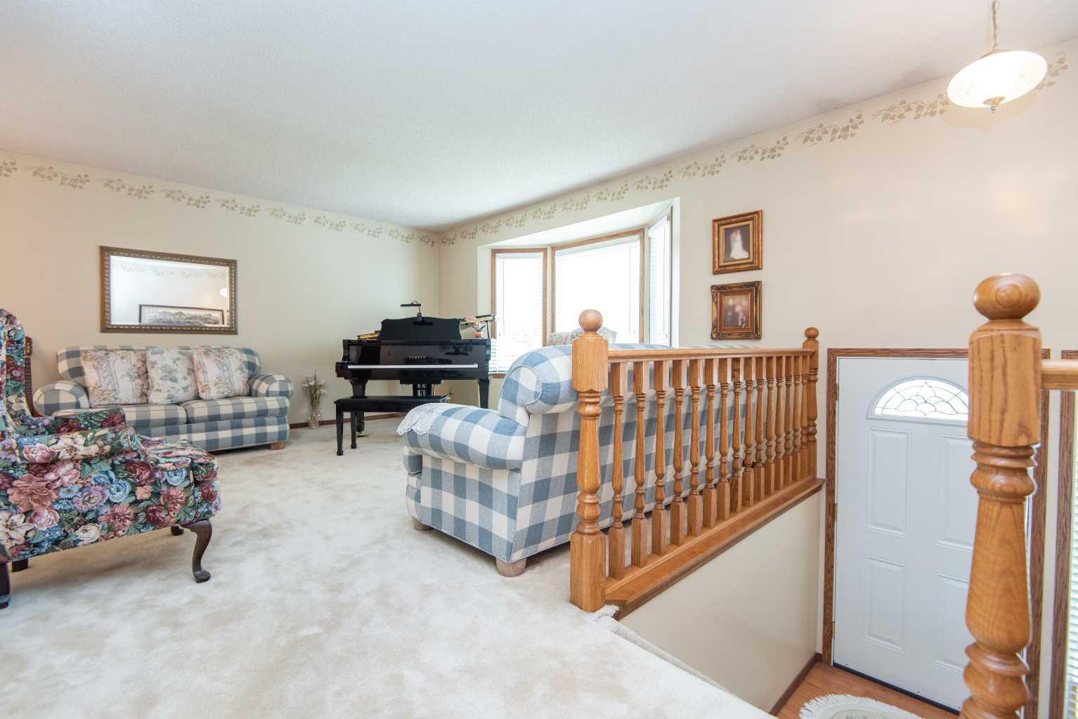 44 Huget Crescent
