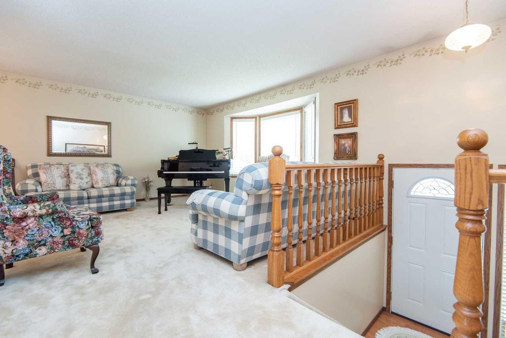 Photo of 44 Huget Crescent, Red Deer, AB T4N 6P4 (MLS # A2320741)