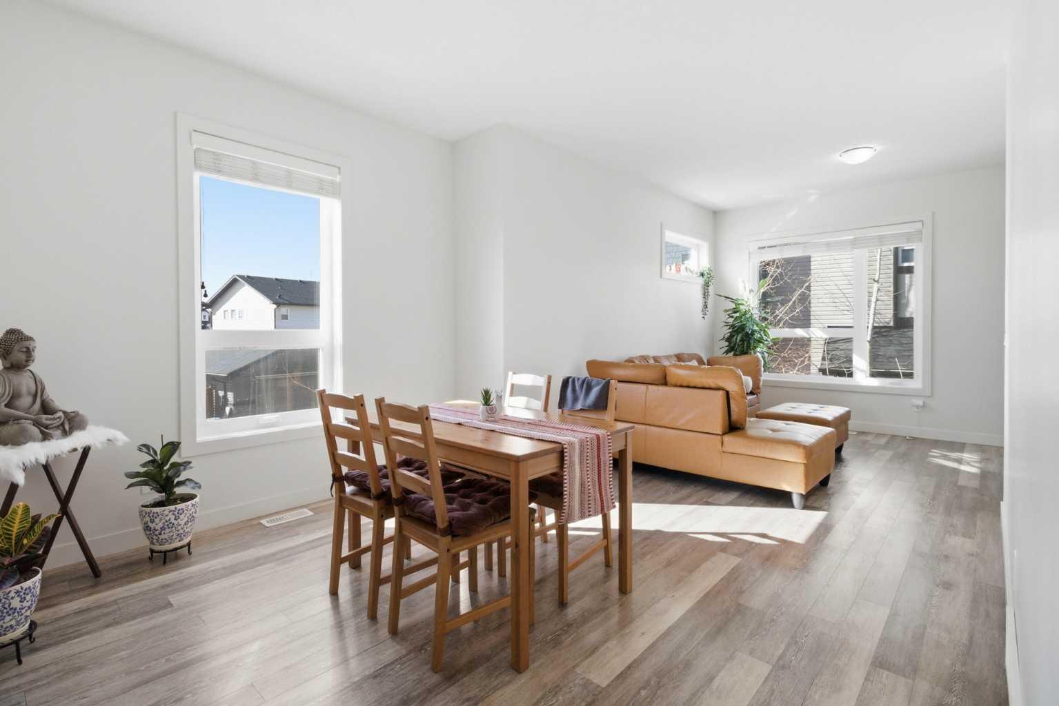 11 Evanscrest Mews NW 402