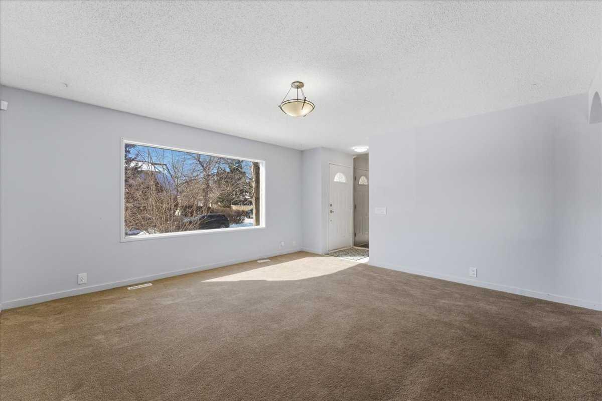 716 Whitemont Drive NE