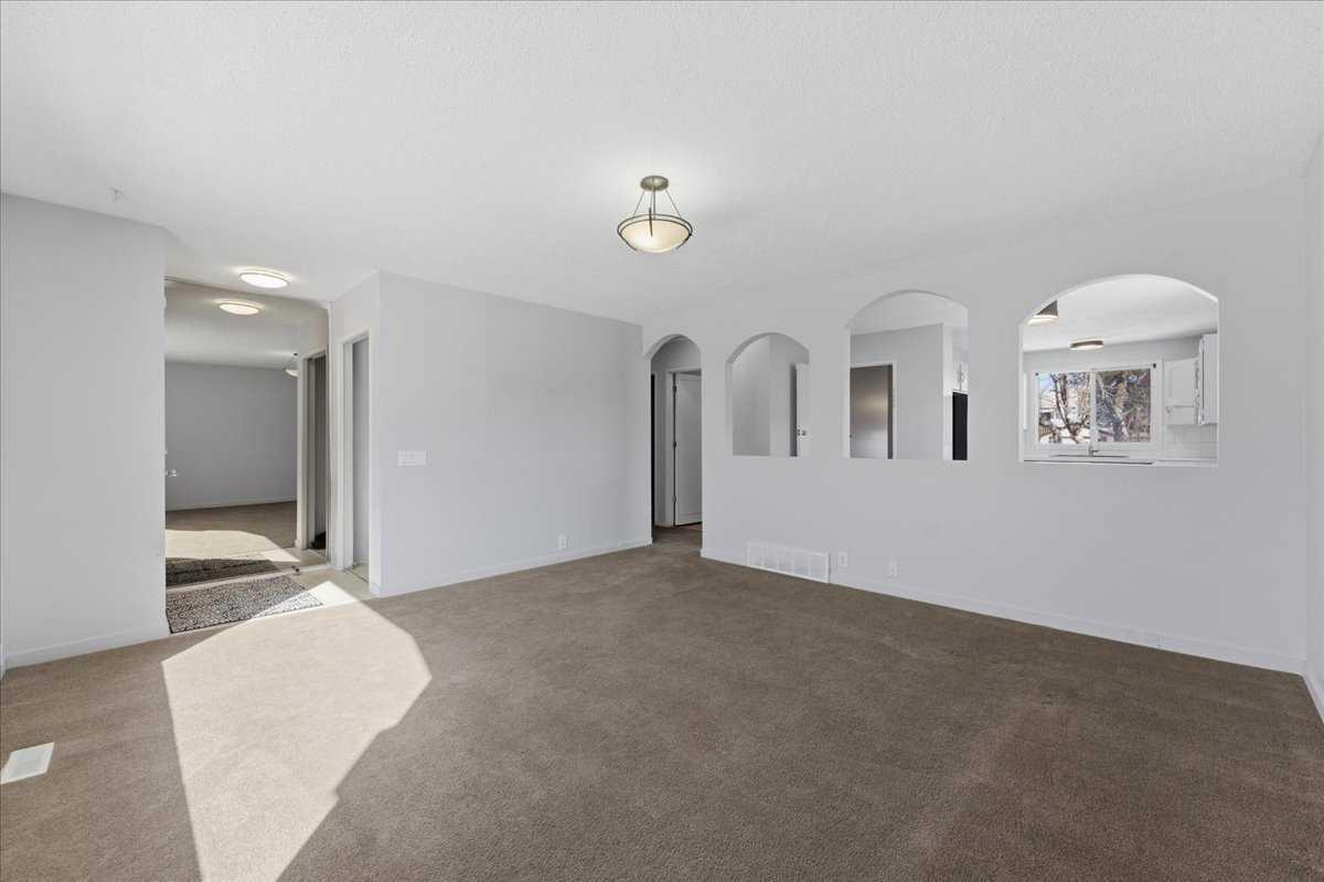 716 Whitemont Drive NE